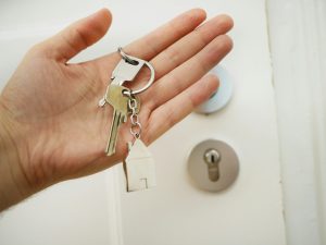 nycklar till ny bostaden dit flytten går
